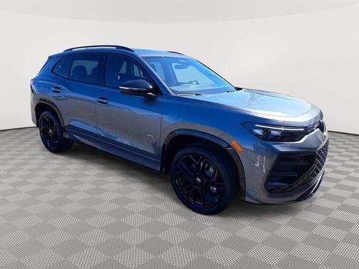 2025 Volkswagen Tiguan 2.0T SE R-Line Black