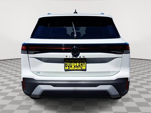 2025 Volkswagen Tiguan 2.0T SE