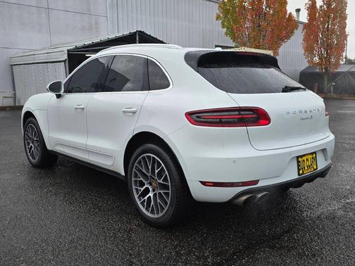 Carrara White Metallic 2017 Porsche Macan S
