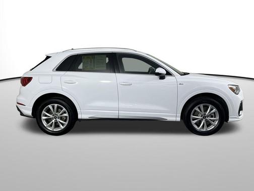 2024 Audi Q3 45 S line Premium