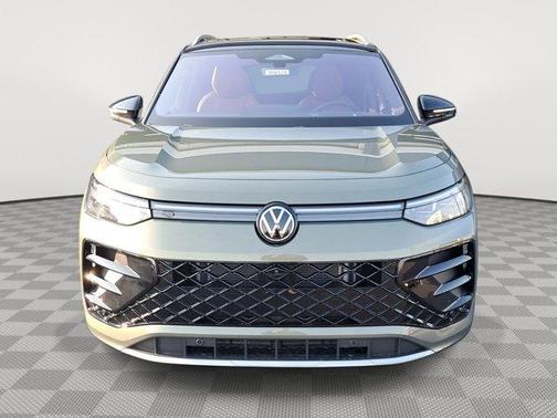 2025 Volkswagen Tiguan 2.0T SEL R-Line