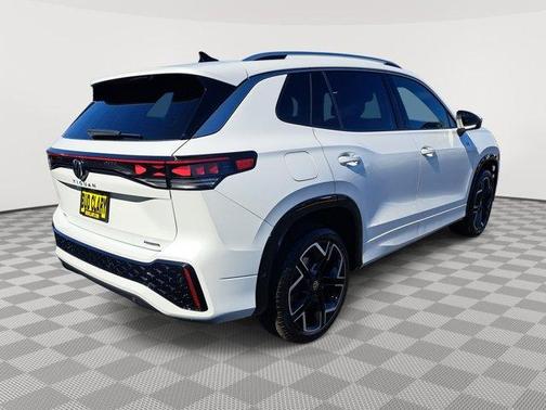 2025 Volkswagen Tiguan 2.0T SEL R-Line