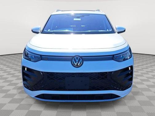 2025 Volkswagen Tiguan 2.0T SEL R-Line
