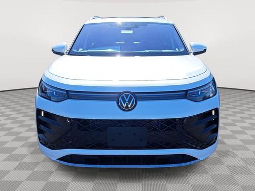 2025 Volkswagen Tiguan 2.0T SEL R-Line