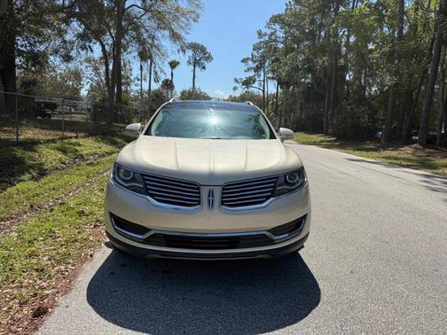 Beige 2016 Lincoln MKX Reserve