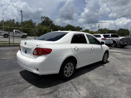 Super White 2010 Toyota Corolla LE