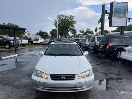 Diamond White / Lunar Mist 2001 Toyota Camry LE V6
