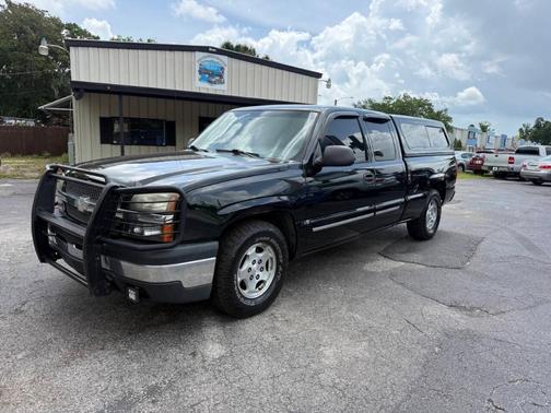 Green 2004 Chevrolet Silverado 1500 LS Extended Cab