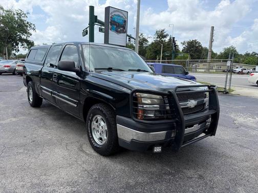 Green 2004 Chevrolet Silverado 1500 LS Extended Cab