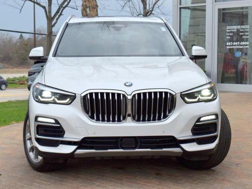Mineral White Metallic 2019 BMW X5 xDrive40i