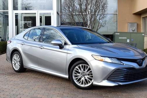 2018 Toyota Camry Hybrid XLE