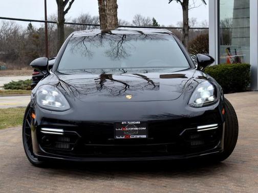 2019 Porsche Panamera GTS