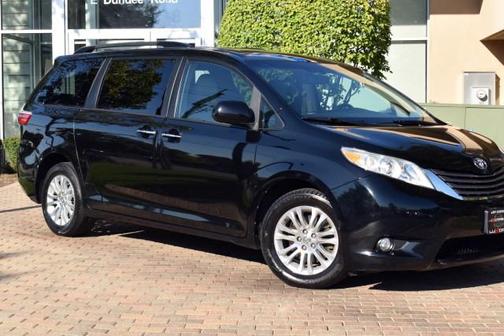 2015 Toyota Sienna XLE