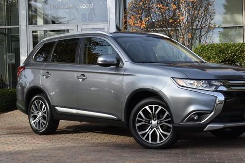 Mercury Gray Metallic 2017 Mitsubishi Outlander SE S-AWC