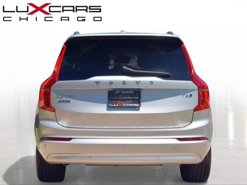 Bright Silver Metallic 2022 Volvo XC90 T6 Momentum