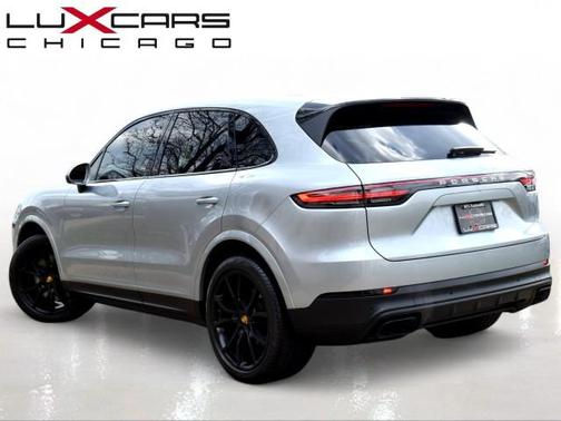 Dolomite Silver Metallic 2021 Porsche Cayenne Cayenne