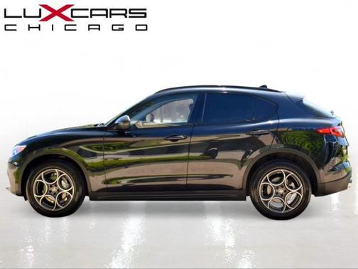 Vulcano Black Metallic 2021 Alfa Romeo Stelvio Base