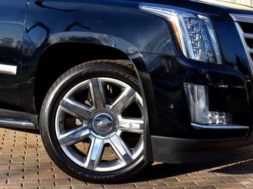 2017 Cadillac Escalade Luxury