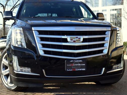 2017 Cadillac Escalade Luxury