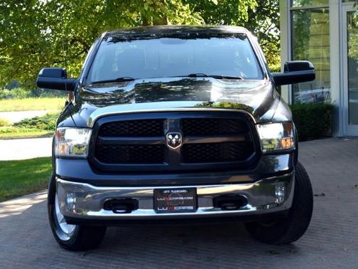 2016 RAM 1500 SLT