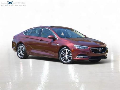 Rioja Red Metallic 2018 Buick Regal Sportback Essence