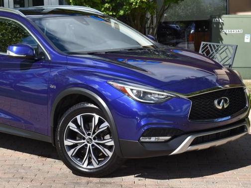 2018 INFINITI QX30 Premium