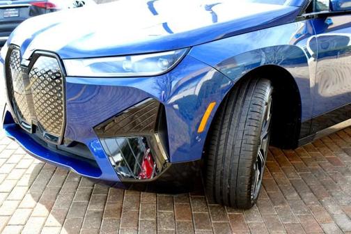 2025 BMW iX xDrive50