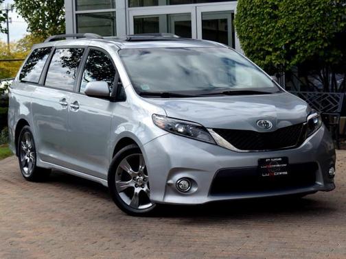 2015 Toyota Sienna LE
