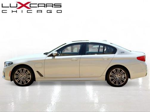 Alpine White 2019 BMW 530e xDrive iPerformance