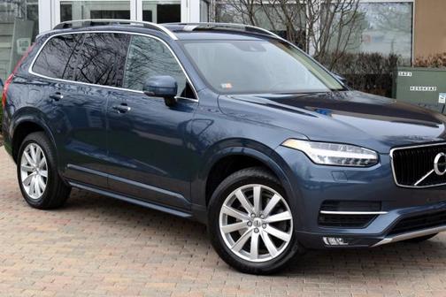 2018 Volvo XC90 T6 Momentum