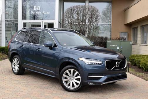 2018 Volvo XC90 T6 Momentum