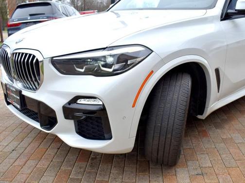 Mineral White Metallic 2019 BMW X5 xDrive40i