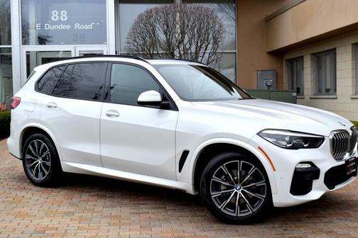 Mineral White Metallic 2019 BMW X5 xDrive40i