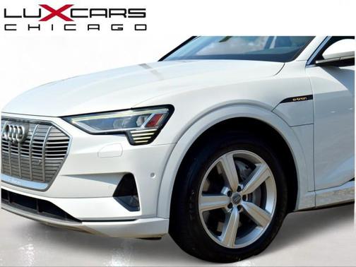 Glacier White Metallic 2019 Audi e-tron Premium Plus