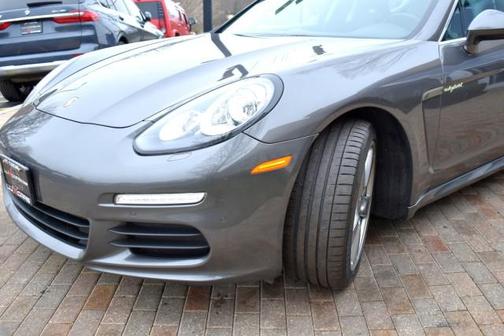 2015 Porsche Panamera 4