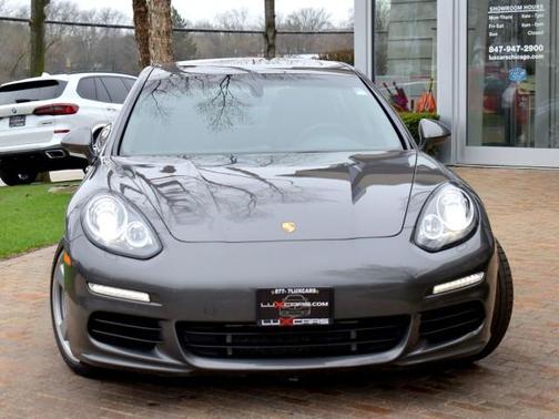 2015 Porsche Panamera 4