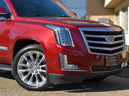 2017 Cadillac Escalade Luxury