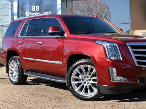 2017 Cadillac Escalade Luxury