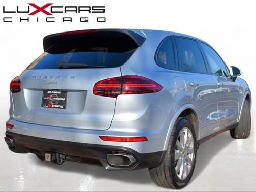 Rhodium Silver Metallic 2017 Porsche Cayenne Platinum Edition