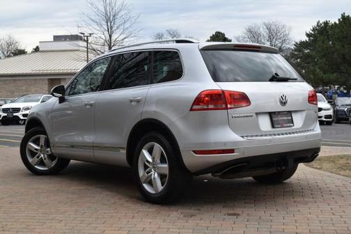2012 Volkswagen Touareg VR6 Lux
