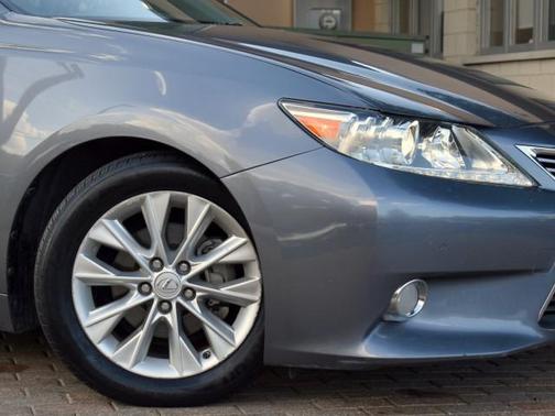 2013 Lexus ES 300h Base