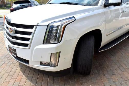 Crystal White Tricoat 2020 Cadillac Escalade ESV Luxury