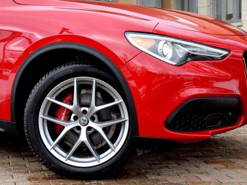 2018 Alfa Romeo Stelvio Ti Sport