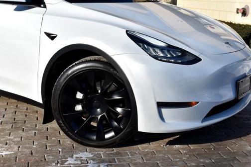 2023 Tesla Model Y Long Range Dual Motor All-Wheel Drive