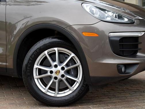 2016 Porsche Cayenne S