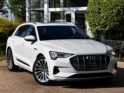 2019 Audi e-tron Premium Plus
