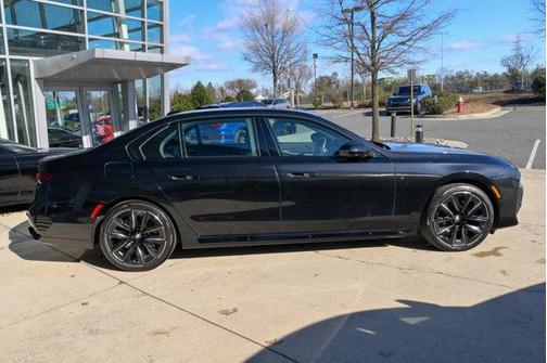 2023 BMW 760 760i xDrive