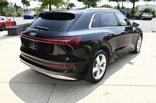 2019 Audi e-tron Prestige