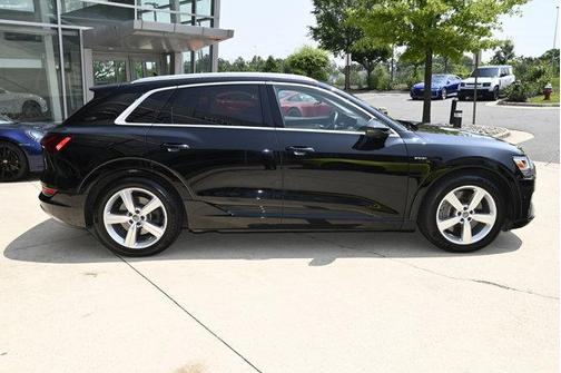 2019 Audi e-tron Prestige