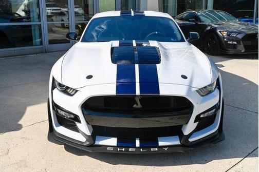2022 Ford Shelby GT500 Base